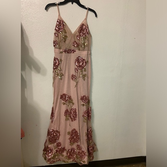 Dress - Picture 2 of 11